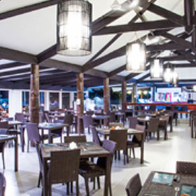 Plantation Island Resort - Dining - The Ol’ Copra Shed Restaurant & Brigham Bar
