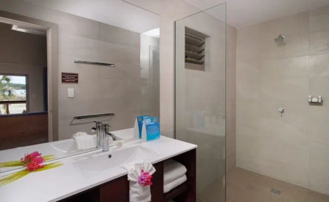 beachfrontHotelRoom-09_1x beachfrontHotelRoom-09_1x