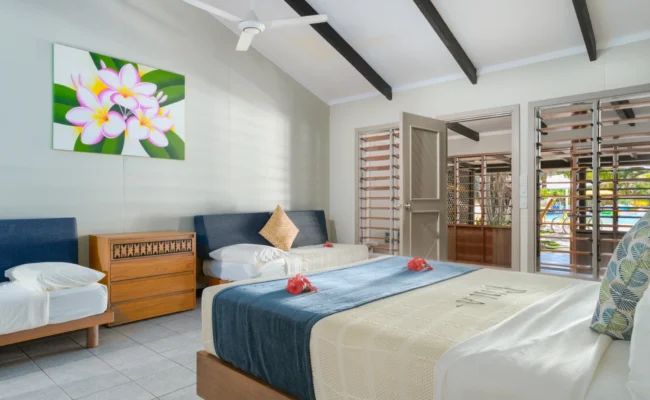 poolsideRoom-03_1x poolsideRoom-03_1x